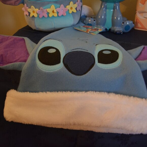 NEW One-of-a-kind Stitch Gift Set - Picture 6 of 16